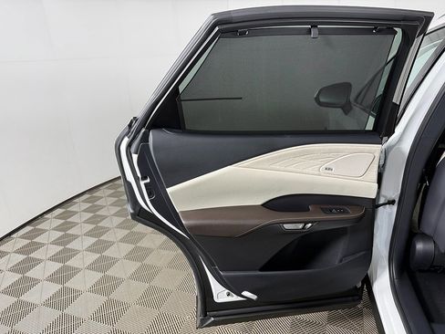 Used 2025 Lexus RX 450h AWD w/ Luxury Package image 27