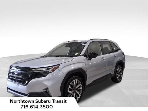 Used 2025 Subaru Forester Touring AWD/4WD image 1