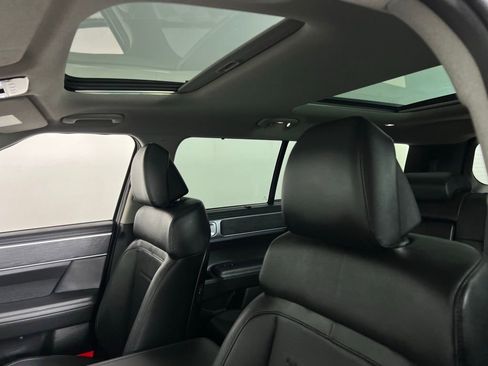 Used 2024 Hyundai Santa Fe Limited image 24