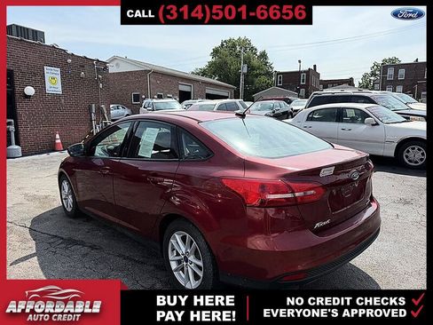 Used 2015 Ford Focus SE FWD image 3