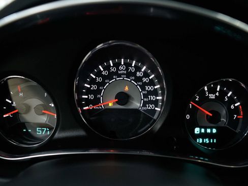 Used 2012 Chrysler 200 Limited image 25