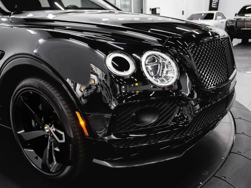 Used 2019 Bentley Bentayga image 16