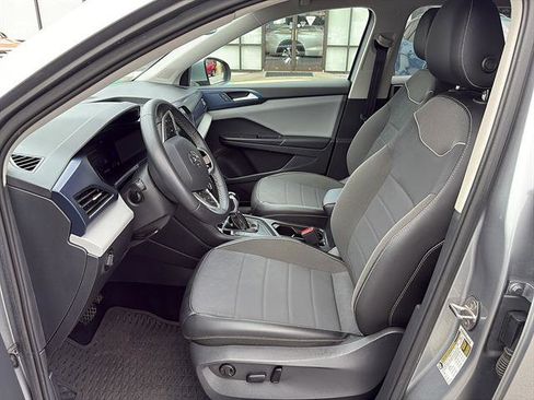 Used 2023 Volkswagen Taos SE w/ Panoramic Sunroof Package FWD image 14
