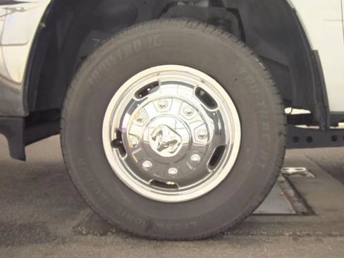 Used 2024 RAM 3500 Tradesman w/ Chrome Appearance Group AWD/4WD image 16