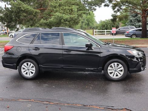 Used 2018 Subaru Outback 2.5i Premium AWD/4WD image 3