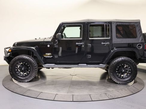 Used 2013 Jeep Wrangler Unlimited Sahara w/ Connectivity Group AWD/4WD image 2