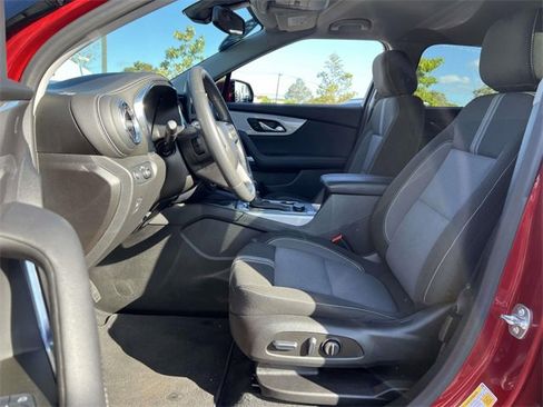 Certified 2025 Chevrolet Blazer LT w/ Convenience Package image 12