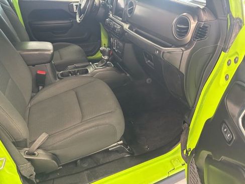 Used 2021 Jeep Gladiator Willys image 21