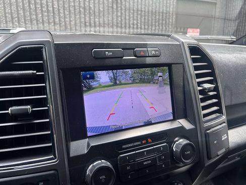 Used 2020 Ford F150 XLT w/ Equipment Group 302A Luxury AWD/4WD image 32