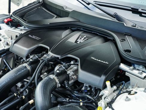 Used 2024 Maserati GranTurismo Trofeo AWD/4WD image 18