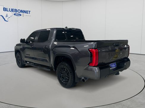 Used 2025 Toyota Tundra SR5 w/ SR5 Premium Package AWD/4WD image 7