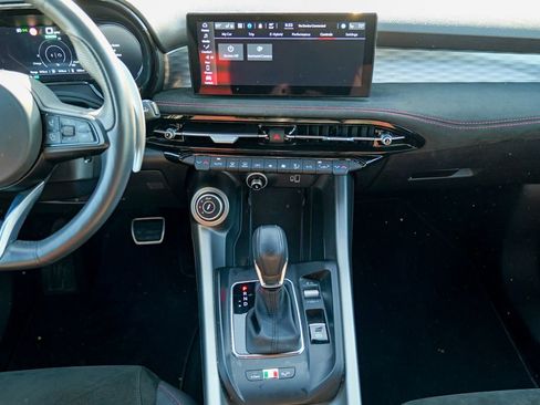 Used 2024 Alfa Romeo Tonale Veloce w/ Active Assist Package image 43