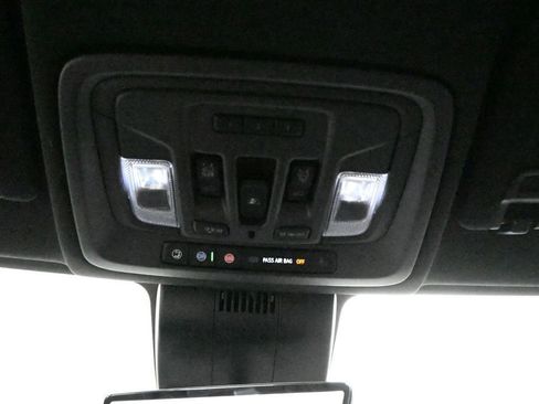 Used 2023 GMC Sierra 1500 AT4 w/ AT4 Premium Package AWD/4WD image 17