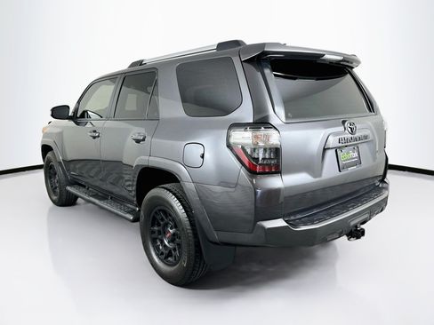 Used 2020 Toyota 4Runner SR5 Premium w/ Moonroof Package AWD/4WD image 5
