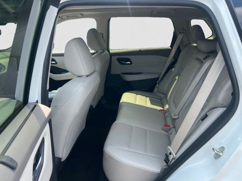 Certified 2024 Nissan Rogue SV w/ SV Premium Package AWD/4WD image 11