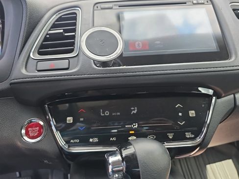Used 2018 Honda HR-V EX image 17
