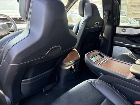 New 2026 Lincoln Navigator Black Label AWD/4WD image 17