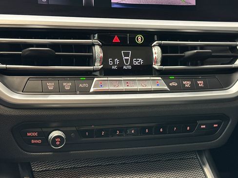 Used 2020 BMW 330i Sedan w/ M Sport Package RWD image 24