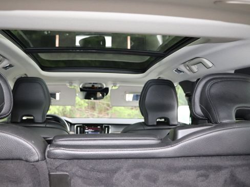 Used 2020 Volvo V90 T6 Cross Country image 10