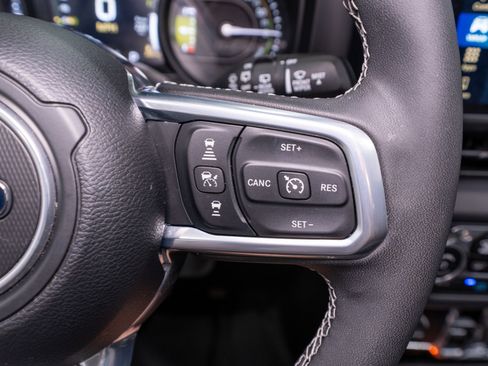 Used 2025 Jeep Wrangler Sahara w/ Safety Group image 26