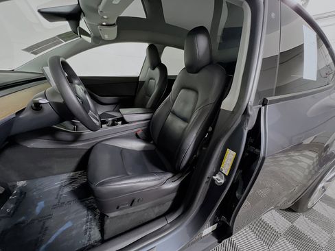 Used 2020 Tesla Model Y Long Range image 15