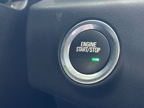 Used 2024 GMC Terrain SLT image 25