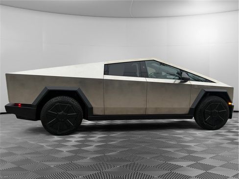Used 2024 Tesla Cybertruck AWD Crew Cab image 7