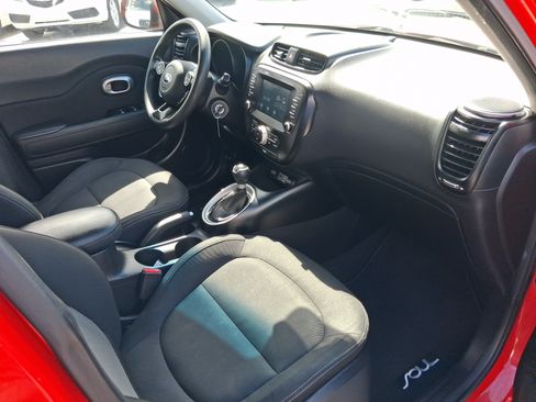 Used 2019 Kia Soul + FWD image 27