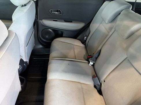 Certified 2021 Honda HR-V LX image 4