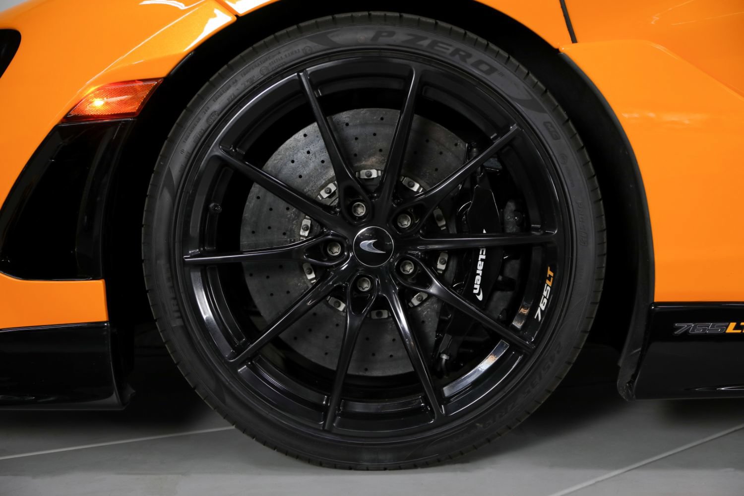Used 2021 McLaren 765LT RWD image 20