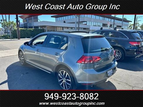 Used 2017 Volkswagen Golf SE image 4