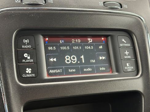 Used 2019 Dodge Journey SE w/ Premium Group image 19