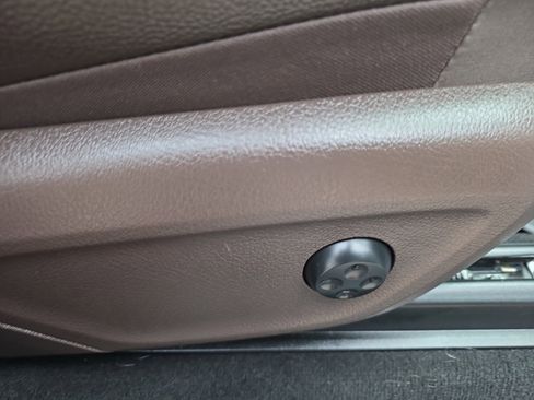 Used 2021 Mercedes-Benz GLS 450 4MATIC image 25