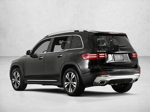 Certified 2026 Mercedes-Benz GLB 250 4MATIC image 8