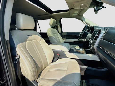 Used 2019 Ford Expedition Platinum AWD/4WD image 27