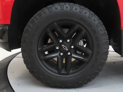 Used 2021 Chevrolet Silverado 1500 Custom Trail Boss AWD/4WD image 23