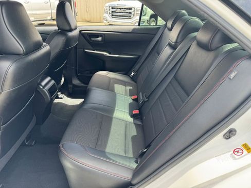 Used 2016 Toyota Camry SE image 18