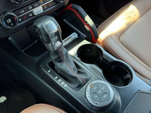Used 2024 Ford Bronco Heritage Edition AWD/4WD image 6