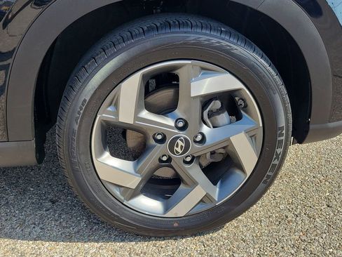 Used 2025 Hyundai Venue SEL FWD image 5