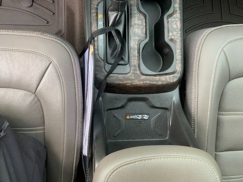 Used 2021 GMC Canyon Denali image 21