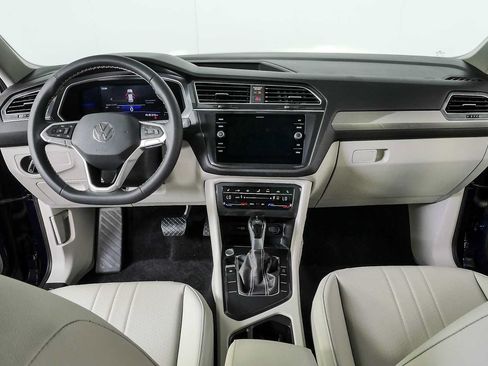 Certified 2023 Volkswagen Tiguan SE w/ Panoramic Sunroof Package FWD image 20