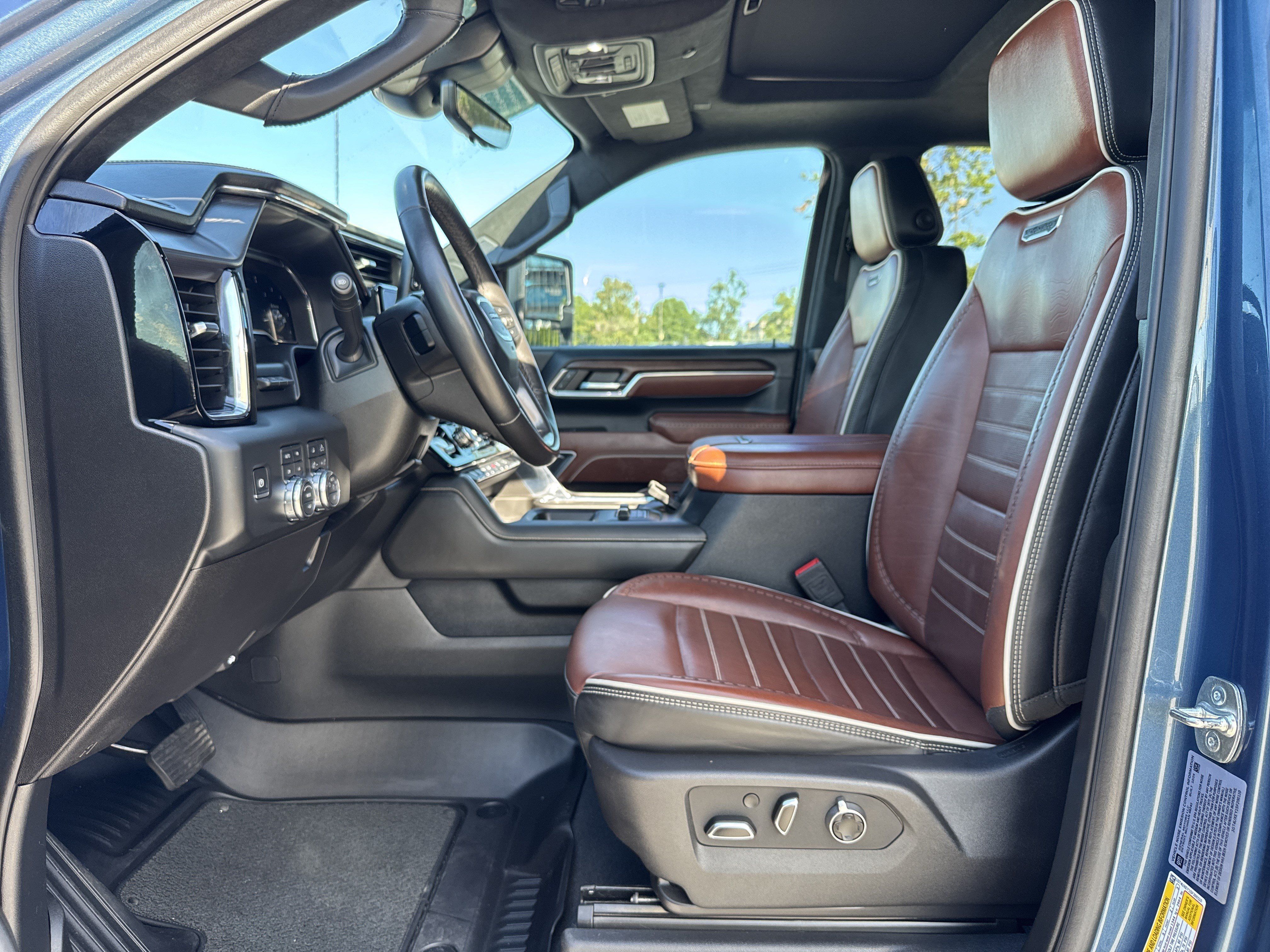Used 2025 GMC Sierra 2500 Denali Ultimate AWD/4WD image 17