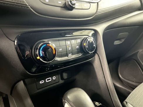 Used 2020 Buick Encore GX Preferred AWD/4WD image 16