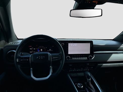 Used 2024 Chevrolet Colorado Z71 w/ Z71 Convenience Package 2 image 24