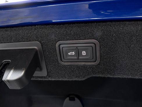 Used 2023 Audi S8 image 46