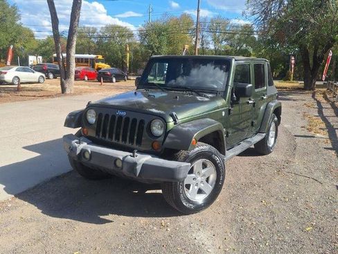 Used 2007 Jeep Wrangler Unlimited Sahara AWD/4WD image 1