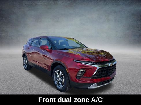Used 2025 Chevrolet Blazer LT AWD/4WD image 9