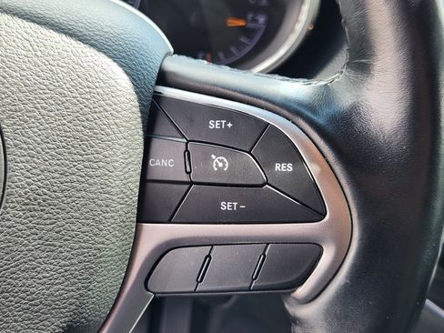 Used 2021 Jeep Grand Cherokee Limited AWD/4WD image 25