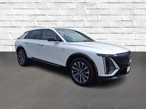 Certified 2024 Cadillac Lyriq Sport RWD image 8