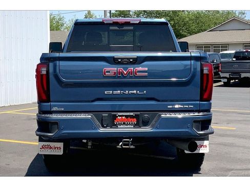 Used 2025 GMC Sierra 2500 Denali w/ Denali Reserve Package AWD/4WD image 4